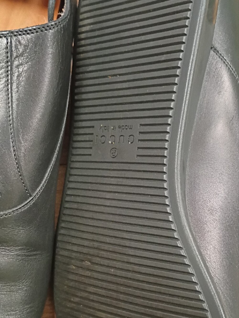 Gucci Black Leather Lace-Up Oxfords with Green & Red Web Stripe - Picture 3 of 10